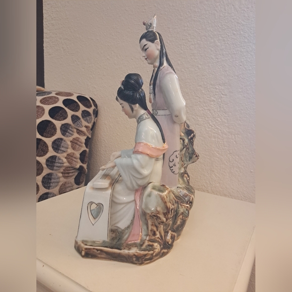 Rare Vintage Chinese Hand Painted Lovers Porcelain Statue of Emperial Man Woman - Picture 10 of 12